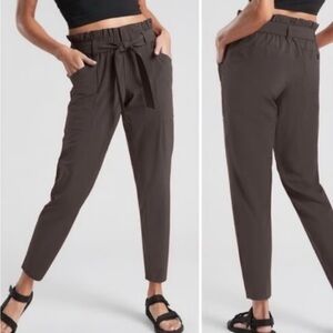 Athleta skyline featherweight stretch arbor olive Tie-Front Pants. Size 6. EUC